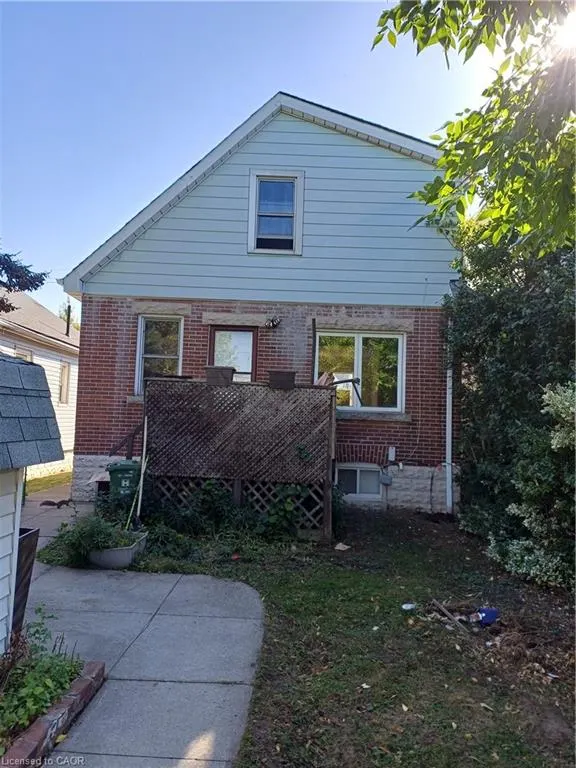 71 Crosthwaite Avenue N
