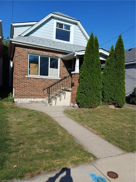 71 Crosthwaite Avenue N