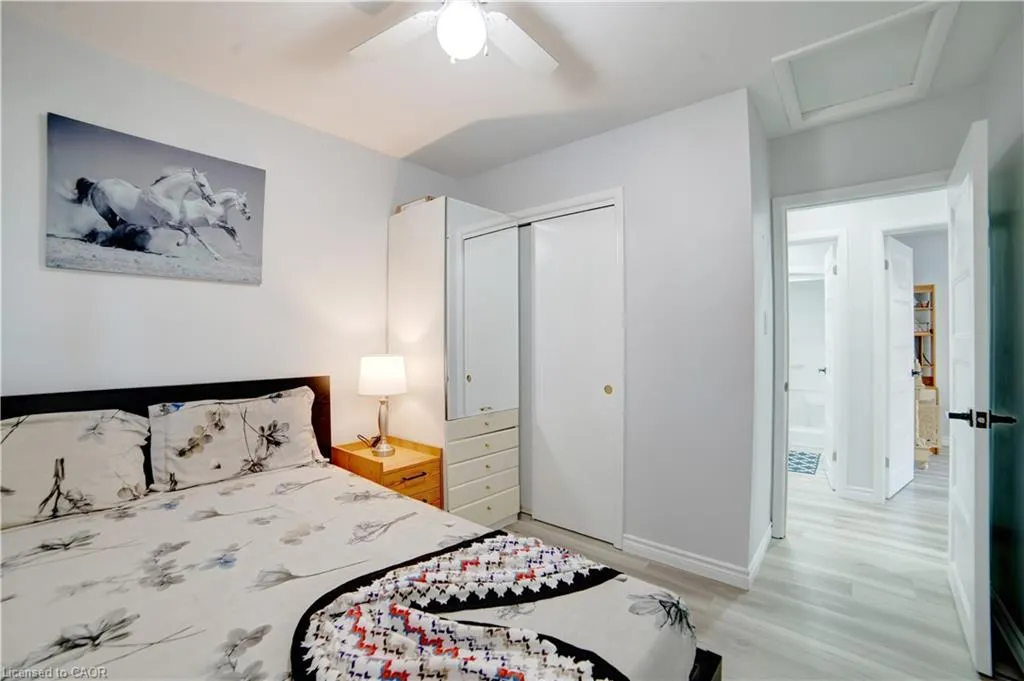 1676 Holley Crescent