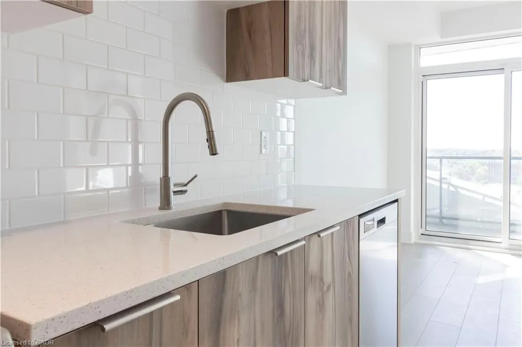 25 Wellington Street S, #1105