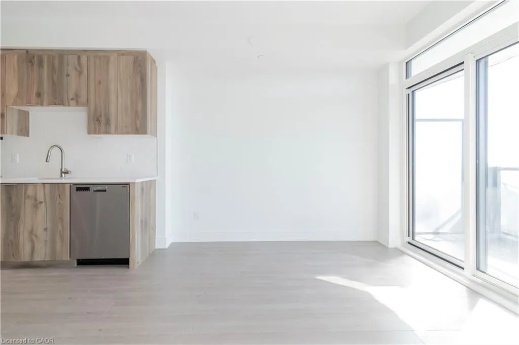 25 Wellington Street S, #1105