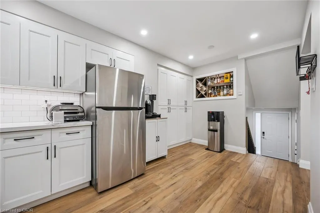 285 Bluevale Street, #21