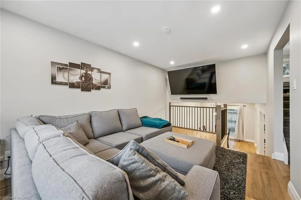 285 Bluevale Street, #21