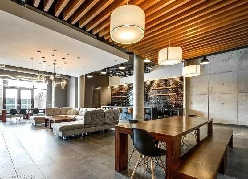 255 Northfield Drive E, #513