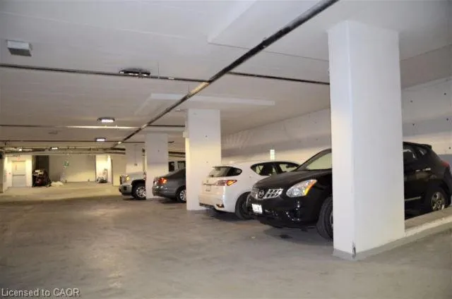 1 Victoria Street S, #210