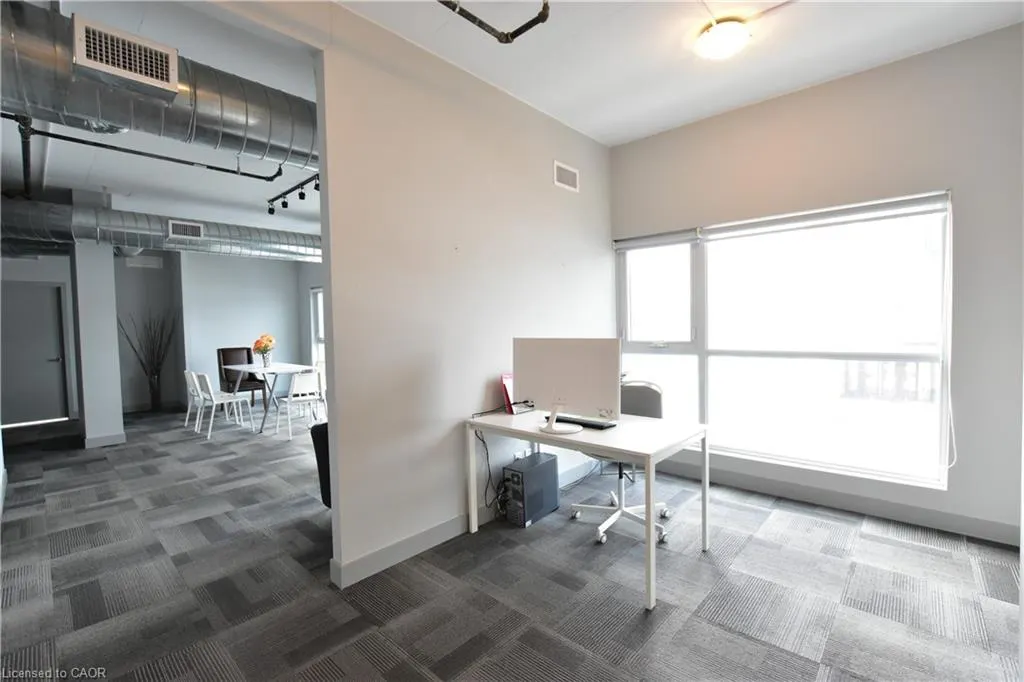 1 Victoria Street S, #210