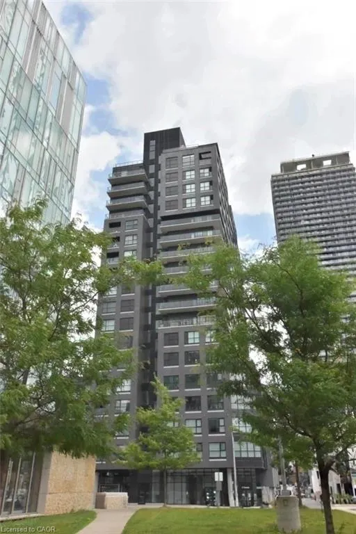 1 Victoria Street S, #210