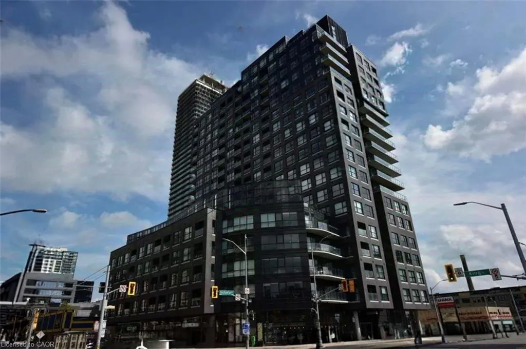1 Victoria Street S, #210