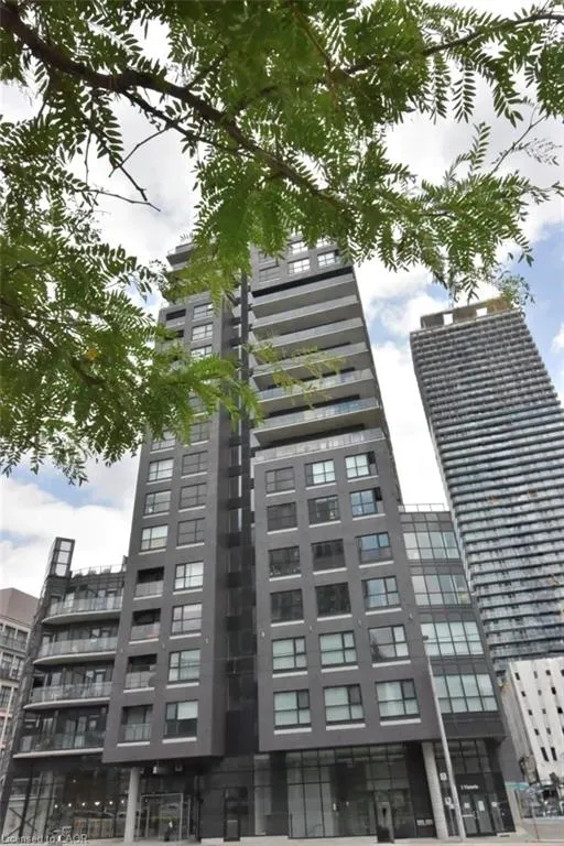 1 Victoria Street S, #210