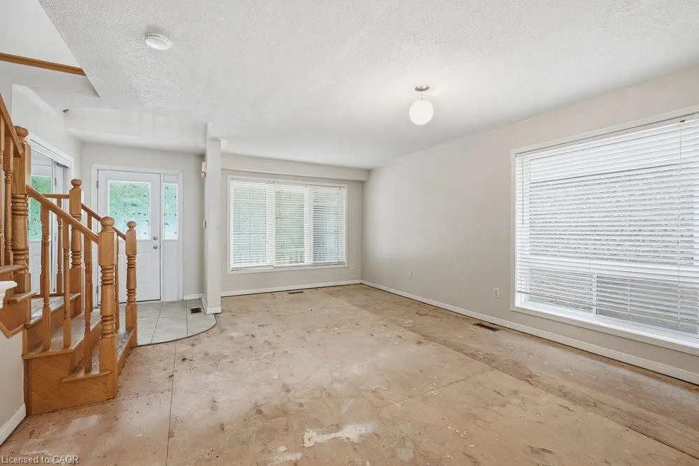 5656 Rosaline Road