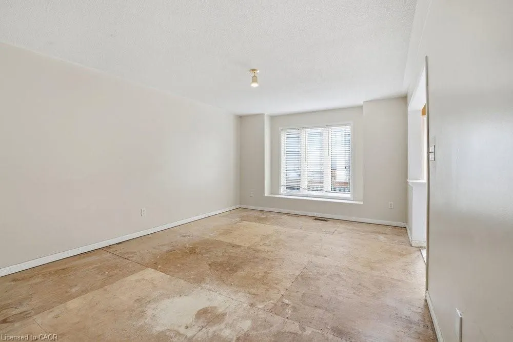 5656 Rosaline Road