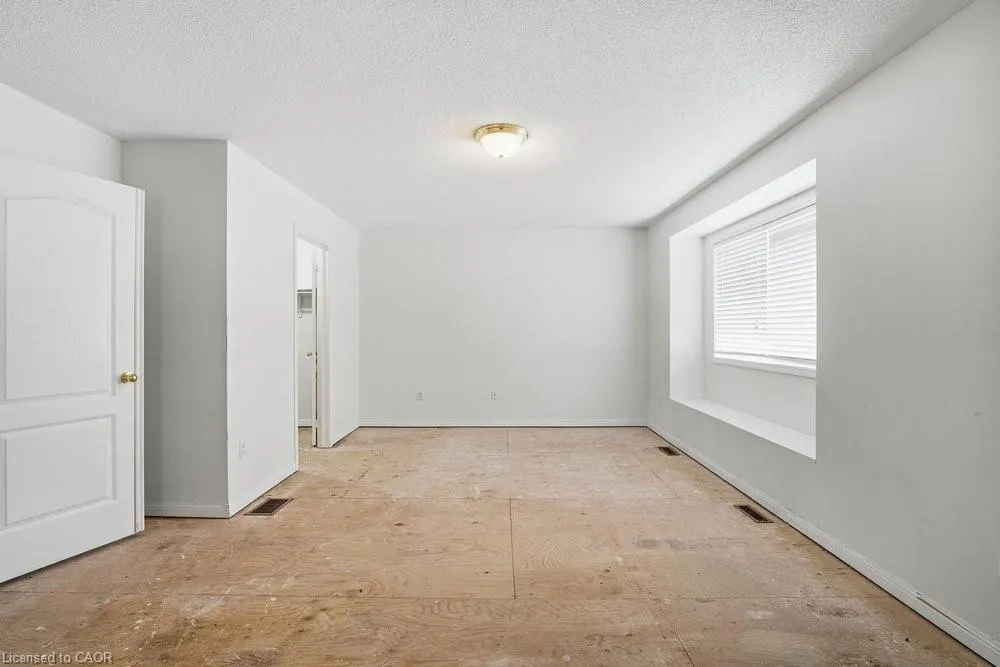5656 Rosaline Road