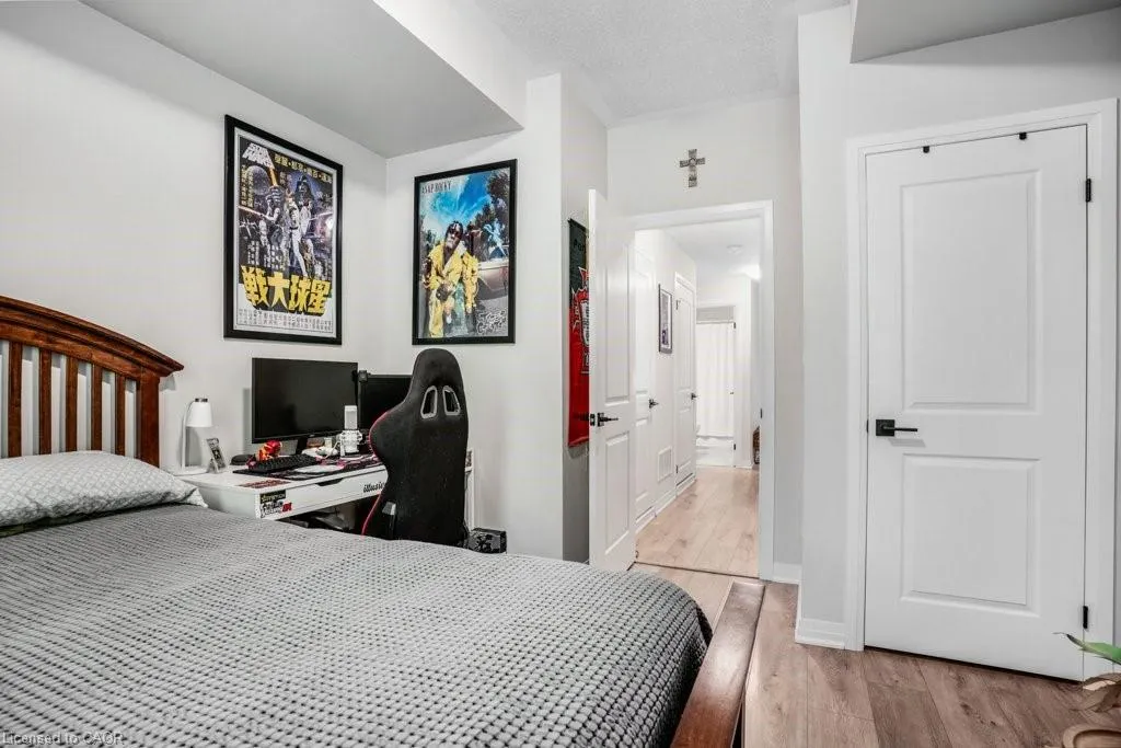 25 Isherwood Avenue, #32