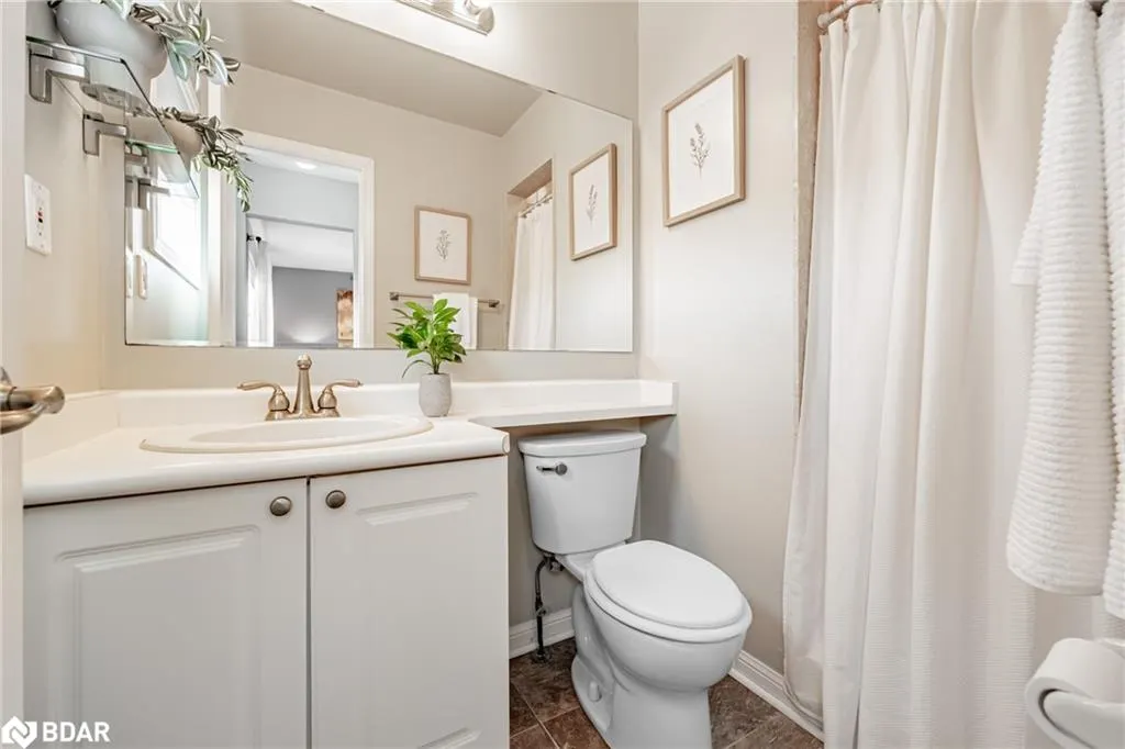 402 Baverstock Crescent