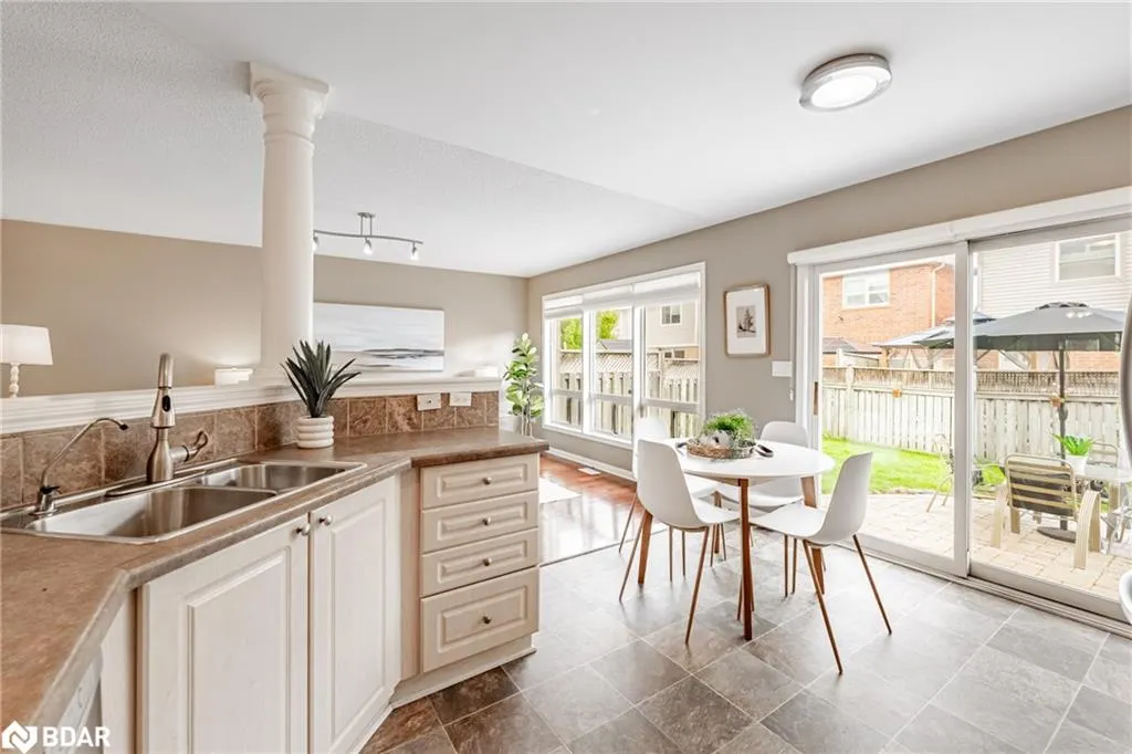 402 Baverstock Crescent