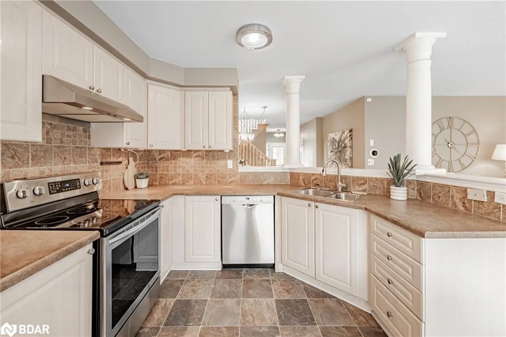 402 Baverstock Crescent