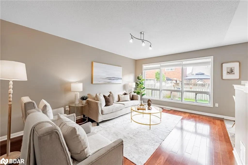 402 Baverstock Crescent