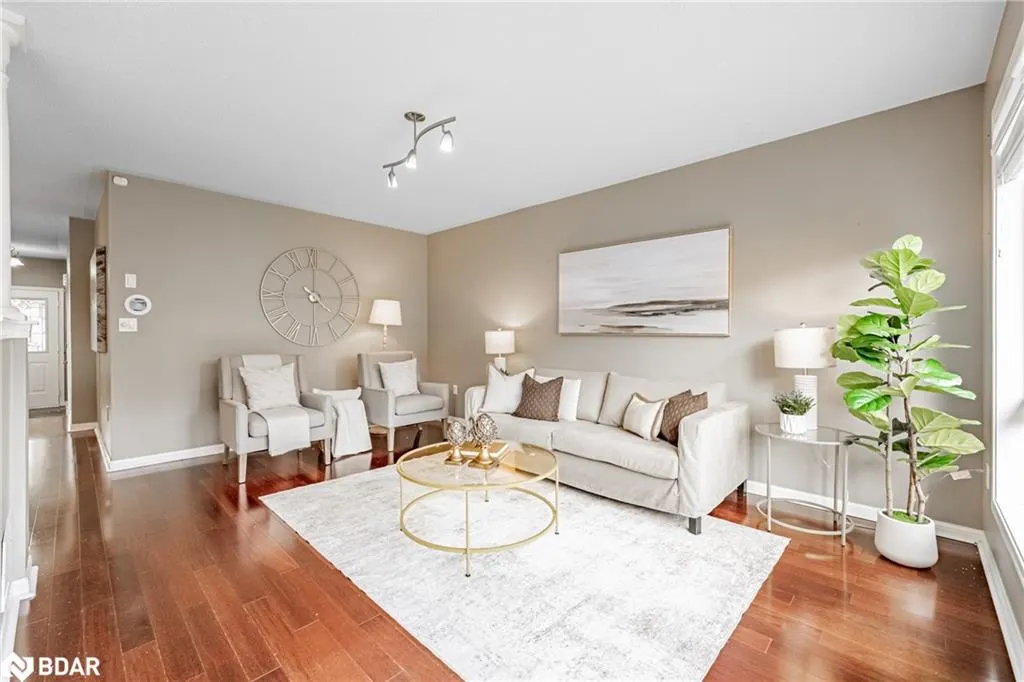 402 Baverstock Crescent