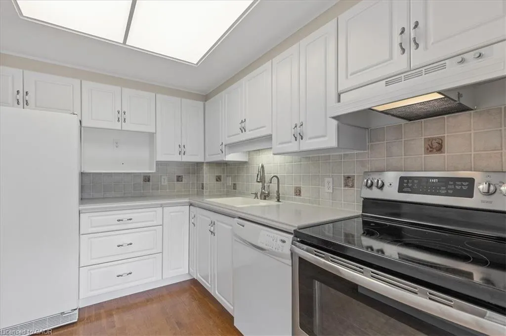 405 Erb Street W, #507