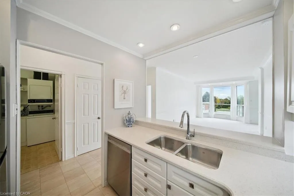 2511 Lakeshore Road, #314