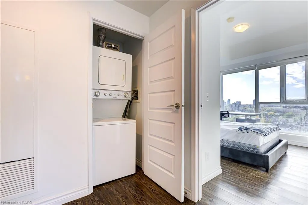 158 King Street N, #1501