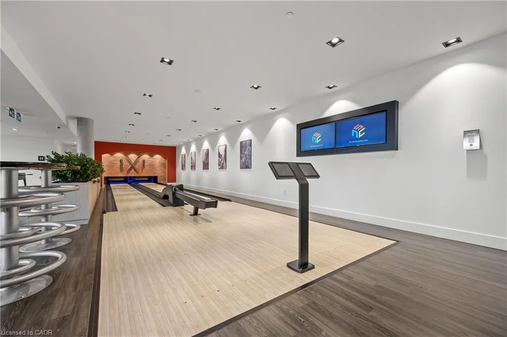 15 Wellington Street, #318