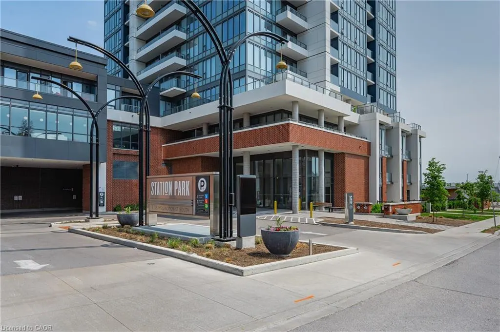 15 Wellington Street, #318