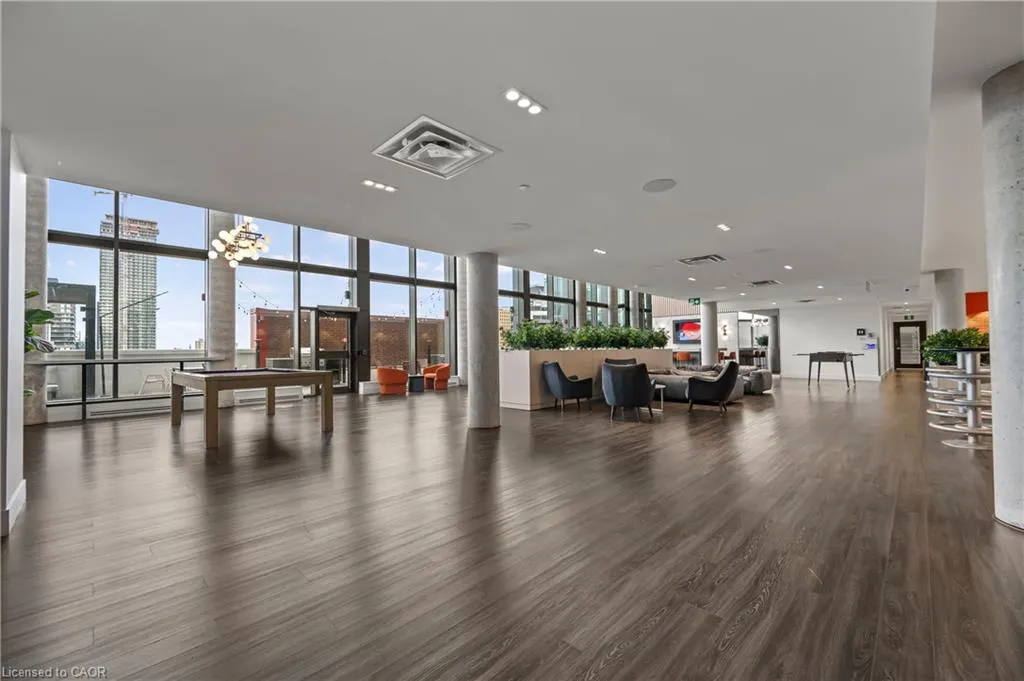 15 Wellington Street, #318