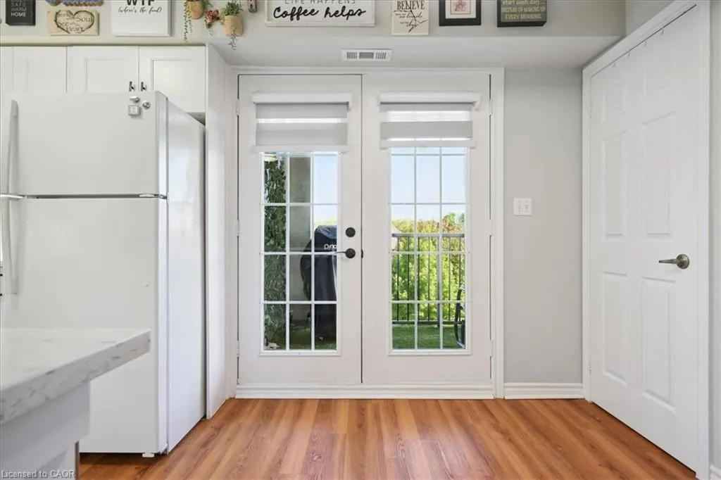 1431 Walkers Line, #301