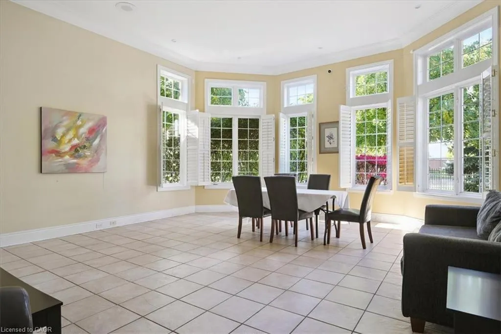 1431 Walkers Line, #301