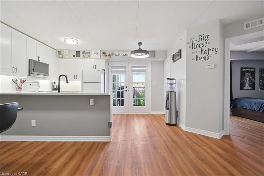 1431 Walkers Line, #301