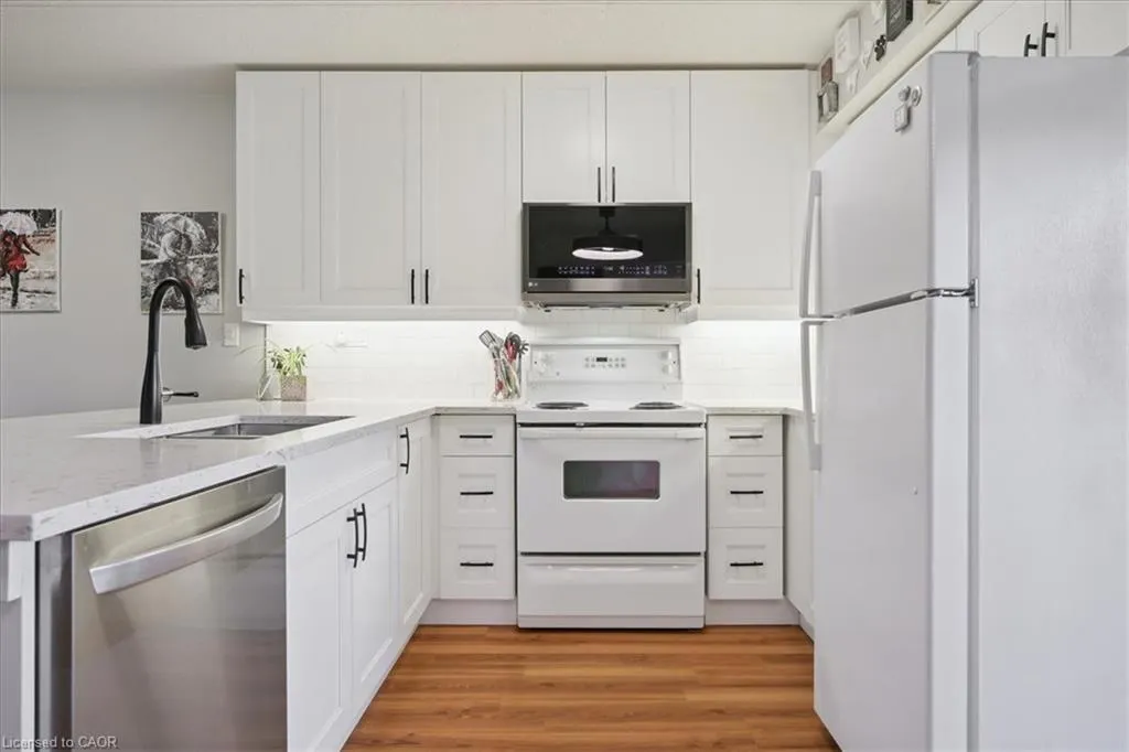 1431 Walkers Line, #301