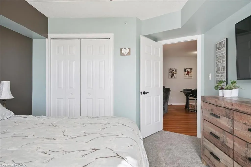 1431 Walkers Line, #301