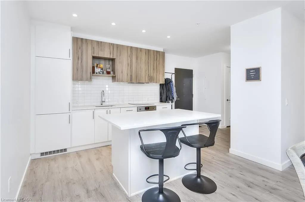 181 King Street S, #1007