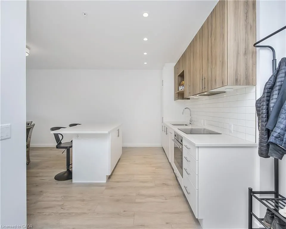 181 King Street S, #1007