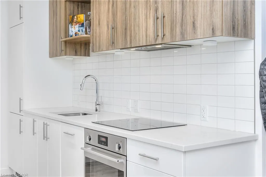 181 King Street S, #1007