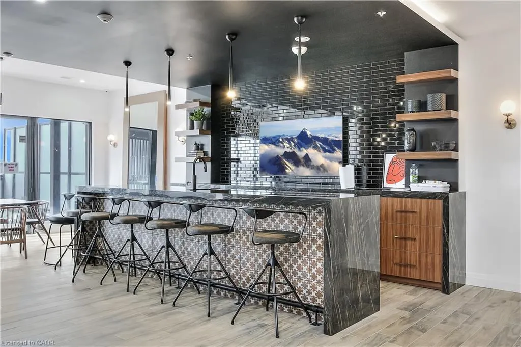 181 King Street S, #1007