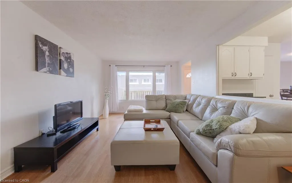 14 Williamsburg Road, #47