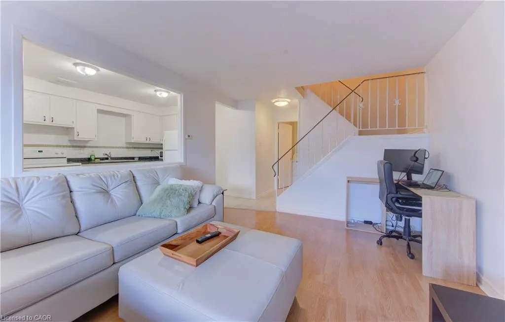 14 Williamsburg Road, #47