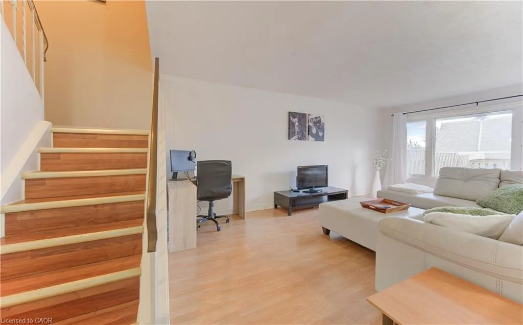 14 Williamsburg Road, #47