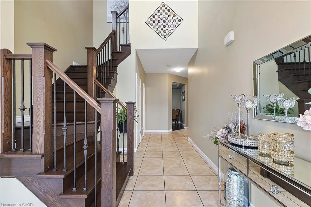 113 Couling Crescent, #UPPER