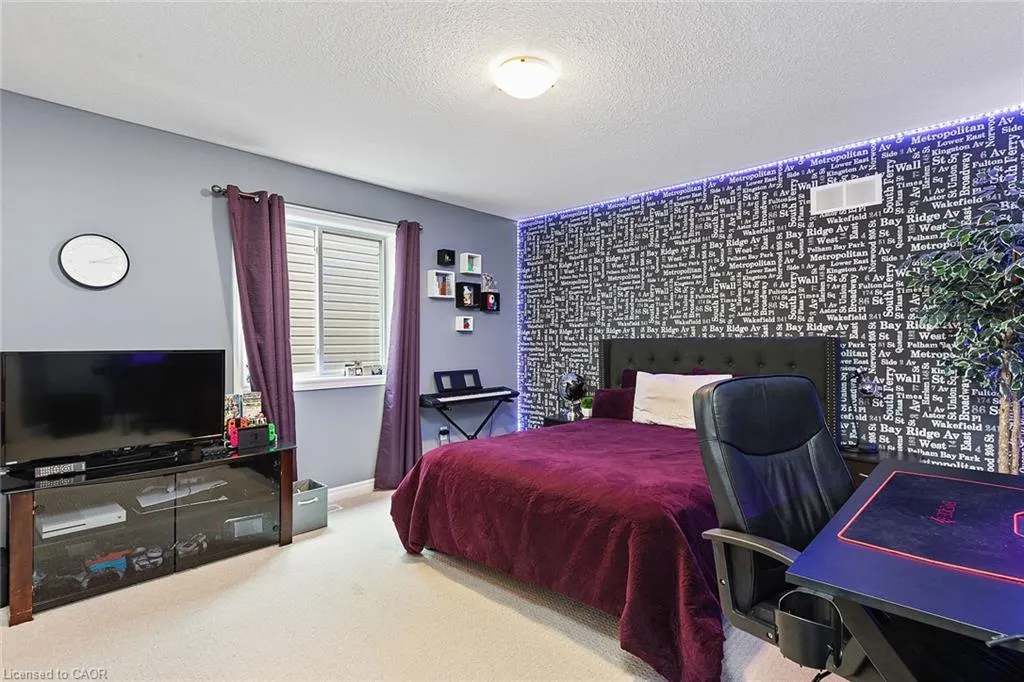 113 Couling Crescent, #UPPER