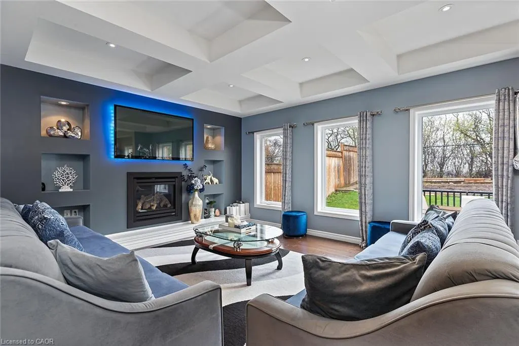 113 Couling Crescent, #UPPER