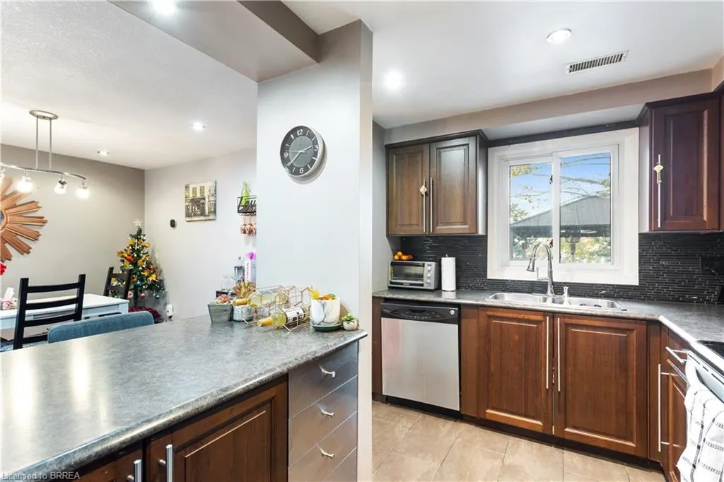 65 Glamis Street, #17