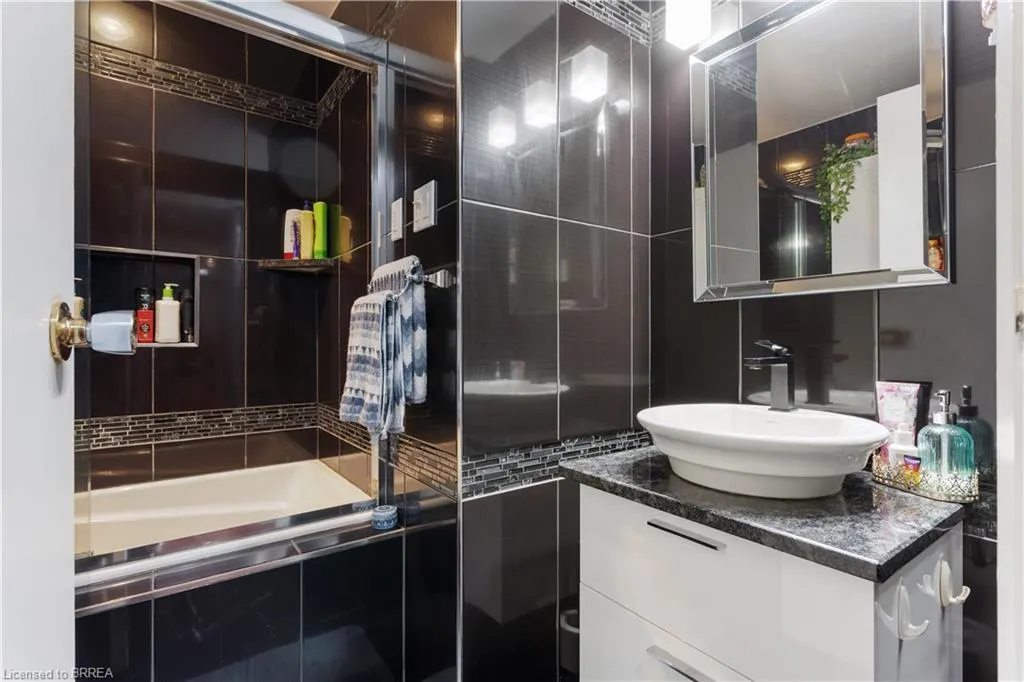 65 Glamis Street, #17