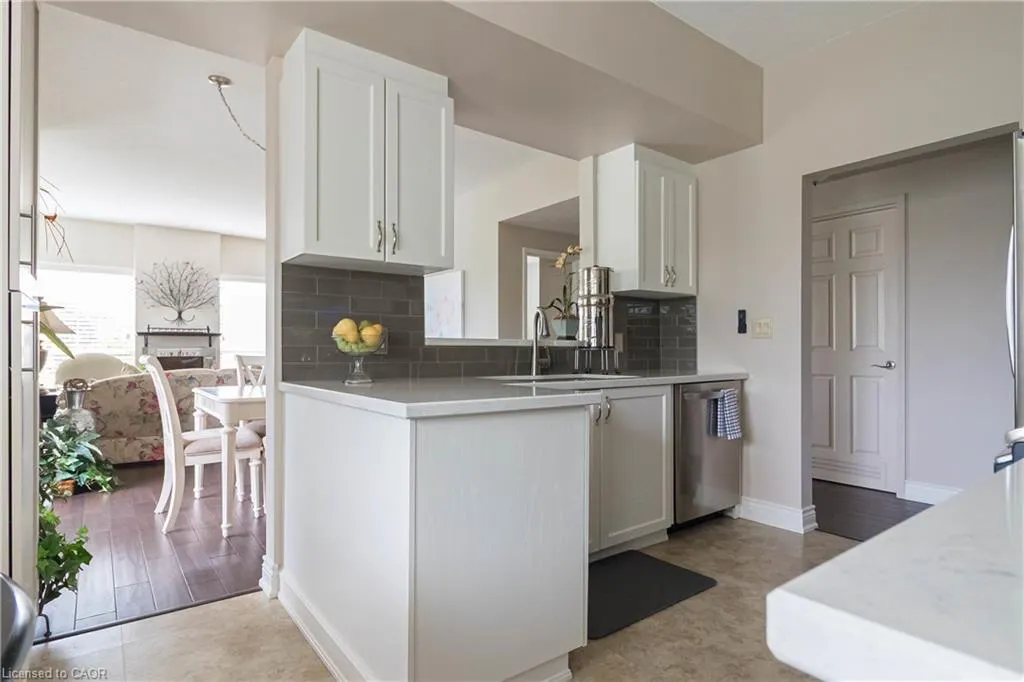 3497 Upper Middle Road, #305