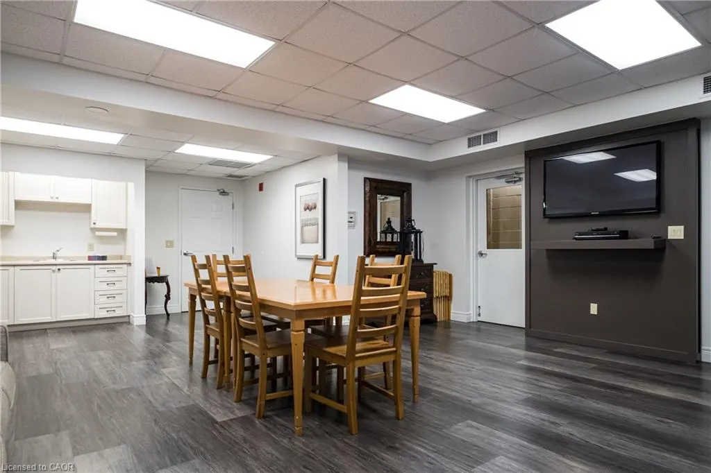 3497 Upper Middle Road, #305