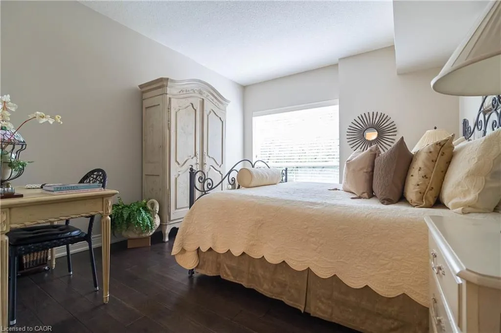 3497 Upper Middle Road, #305