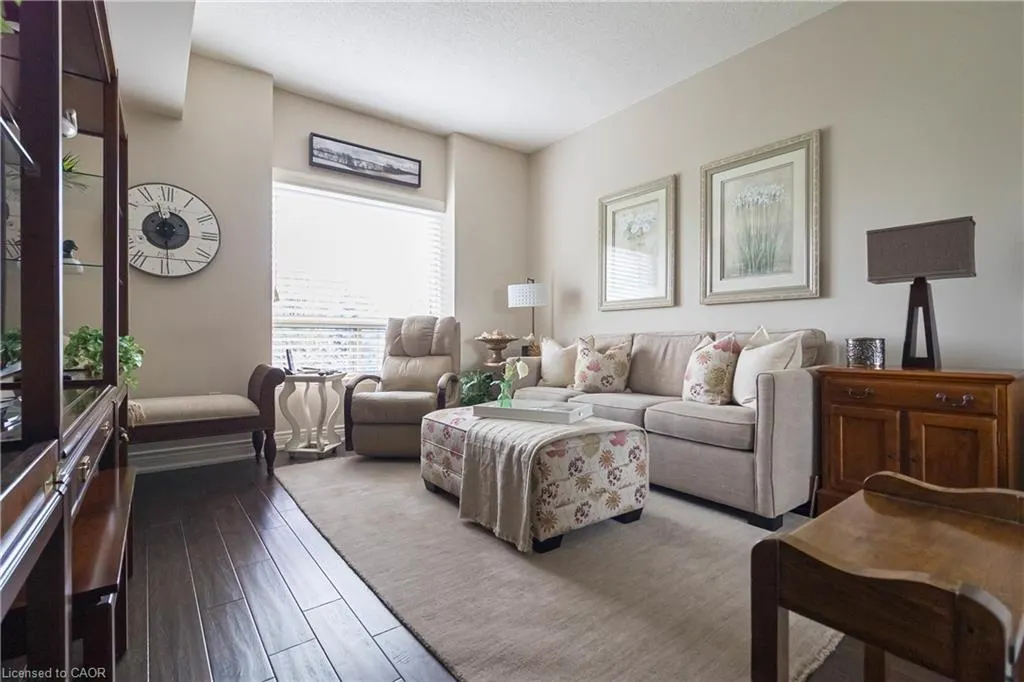 3497 Upper Middle Road, #305