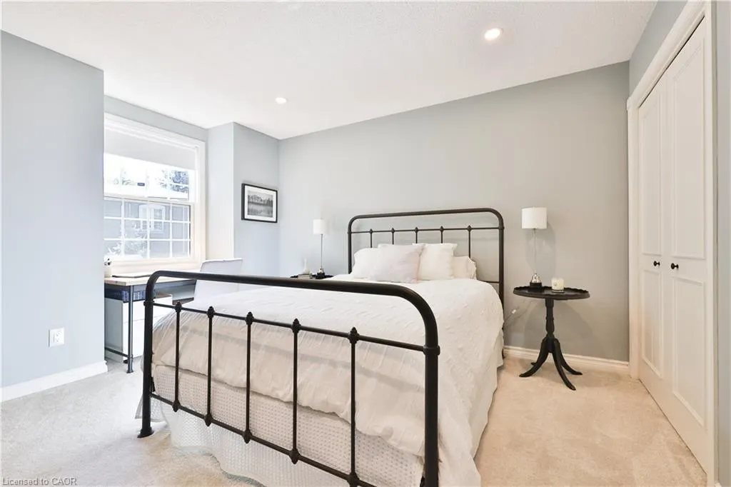 206 Rossmore Boulevard